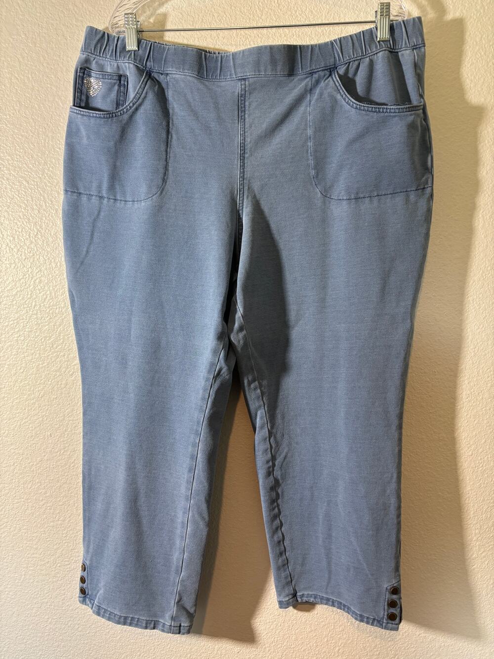 Quacker Factory Dream Jeannes Size XL Short Pull-On Elastic Waist Blue Jeans